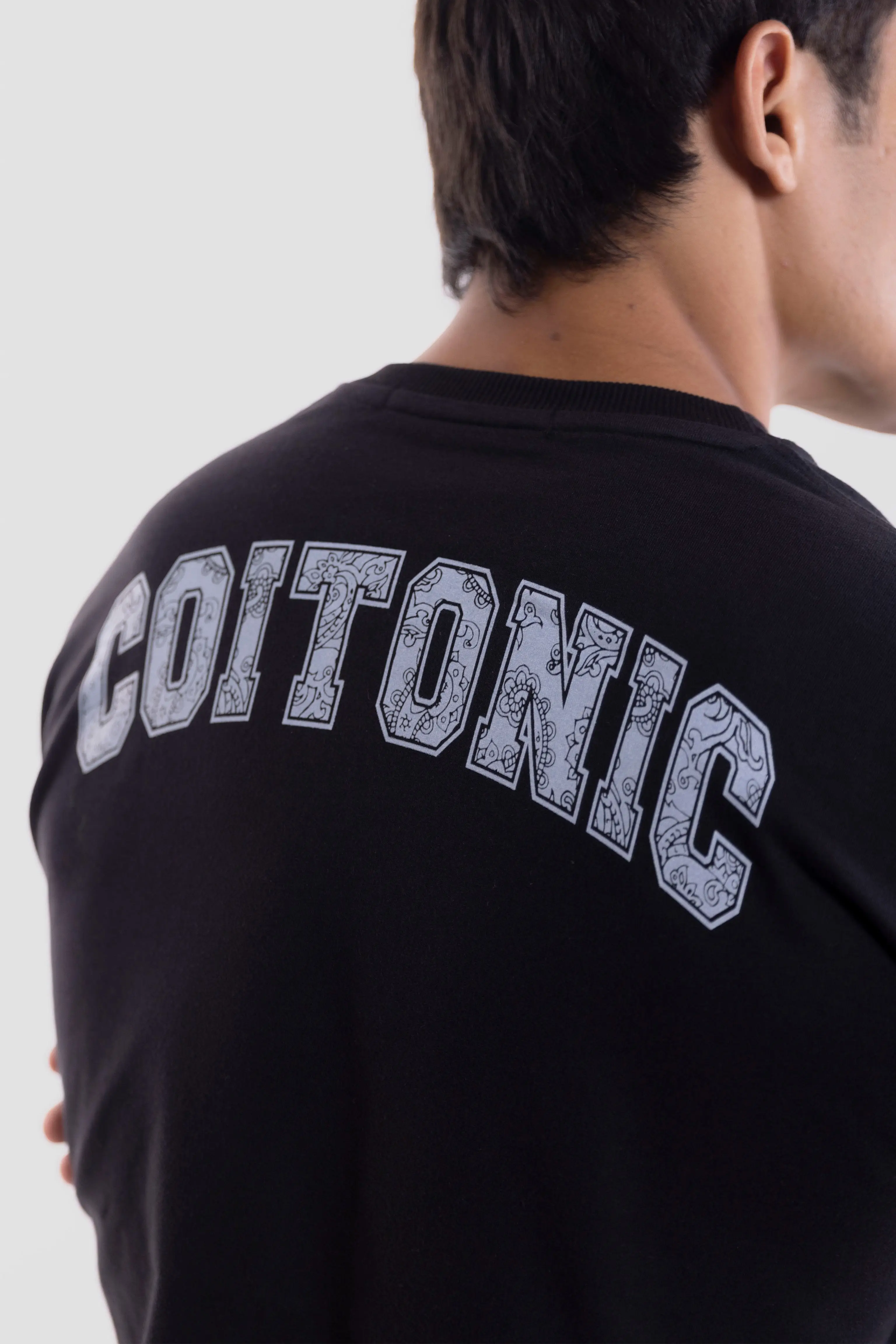 Bold Arc Oversized T-shirt - Image 10