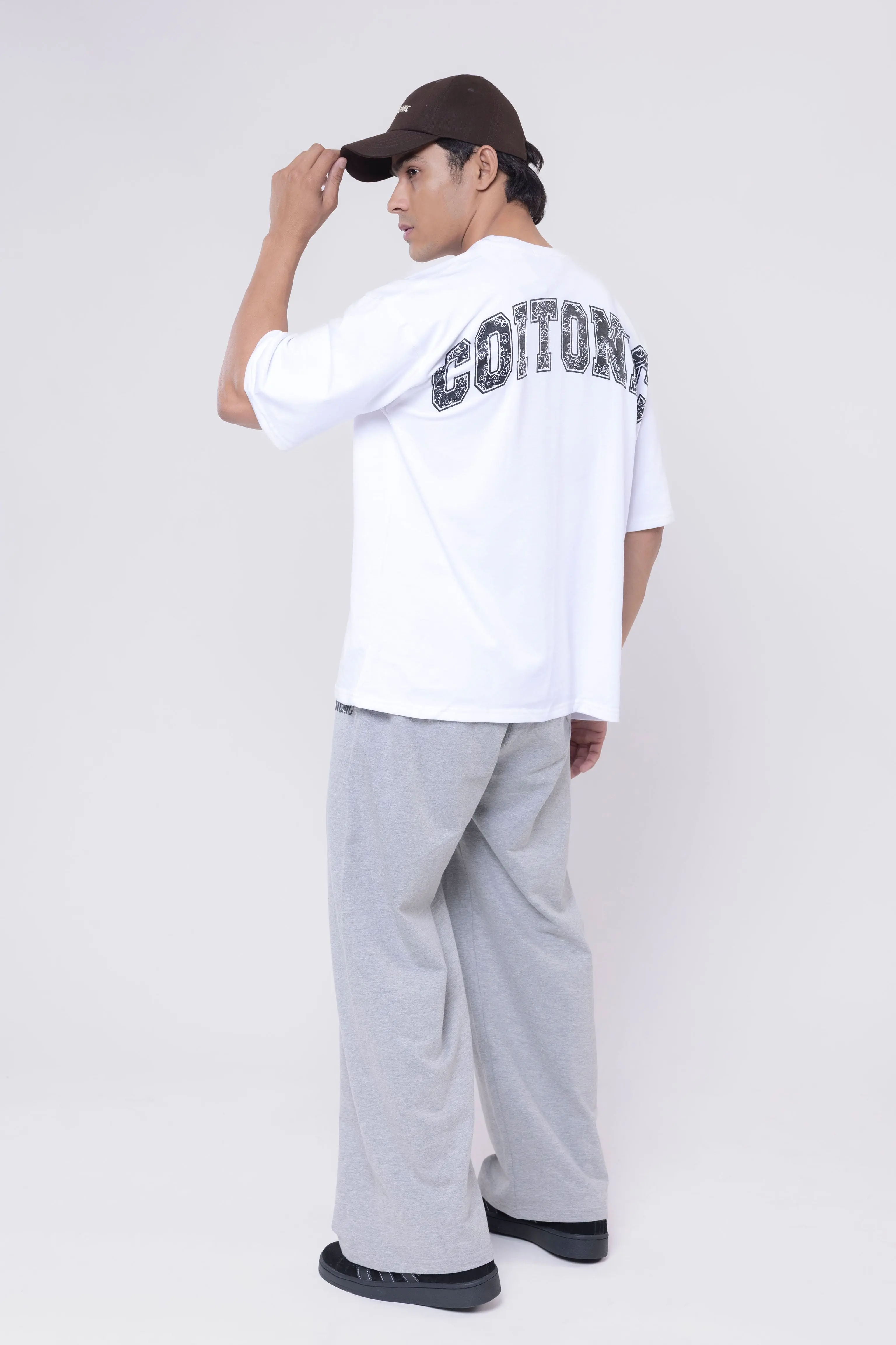 Bold Arc Oversized T-shirt - Image 19