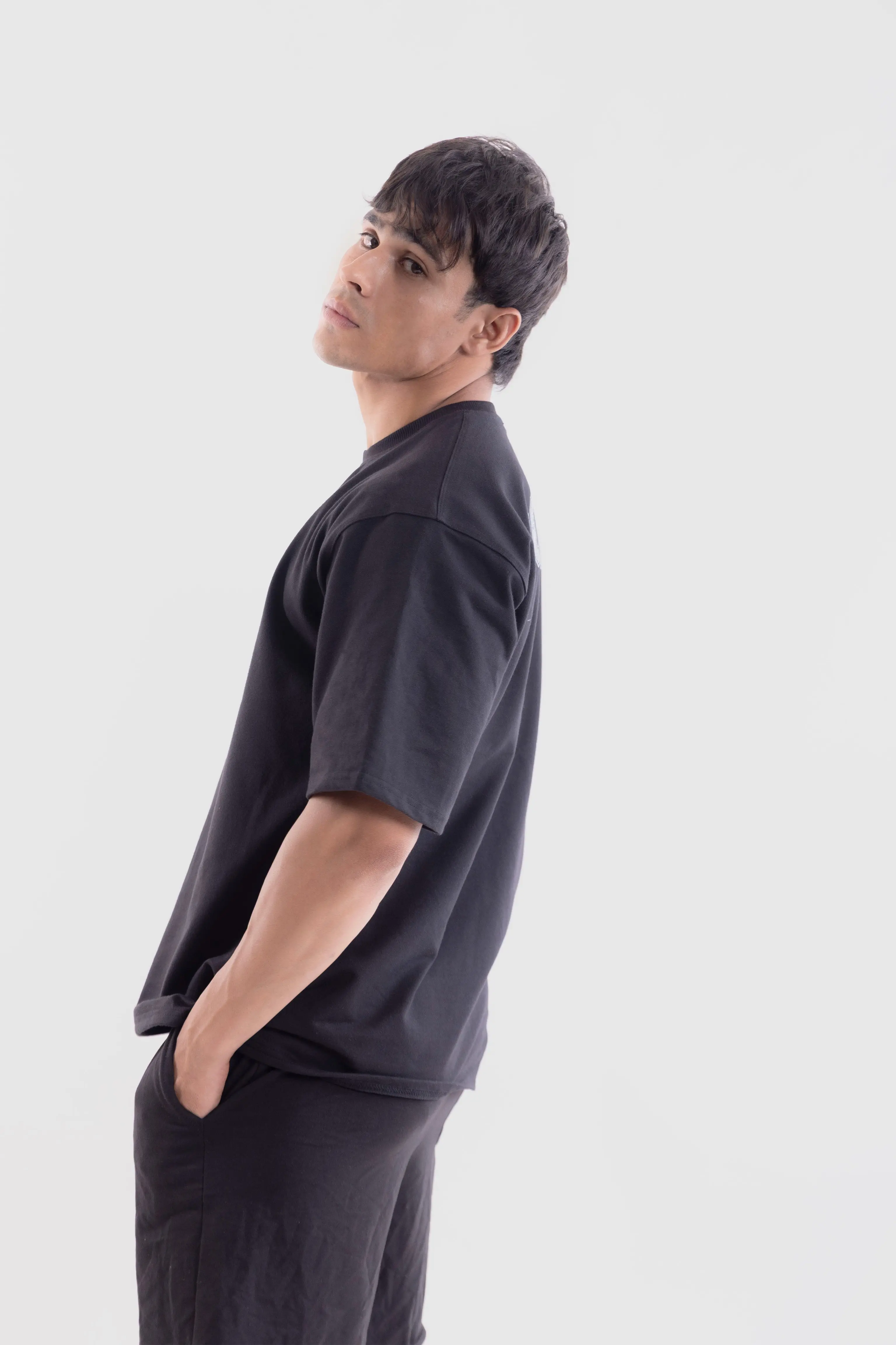 Bold Arc Oversized T-shirt - Image 9