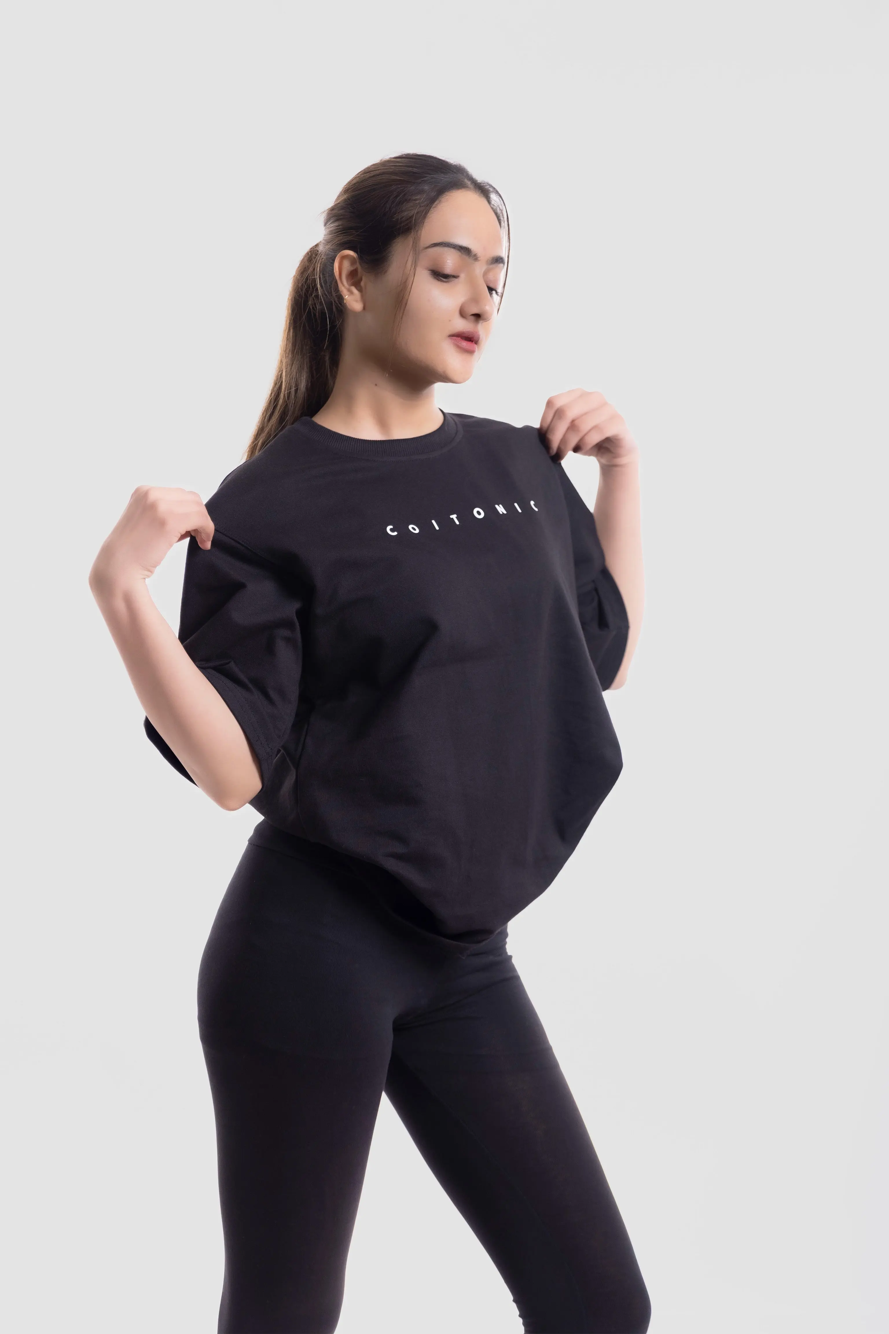 Bold Arc Oversized T-shirt [ Women's ] - Image 8