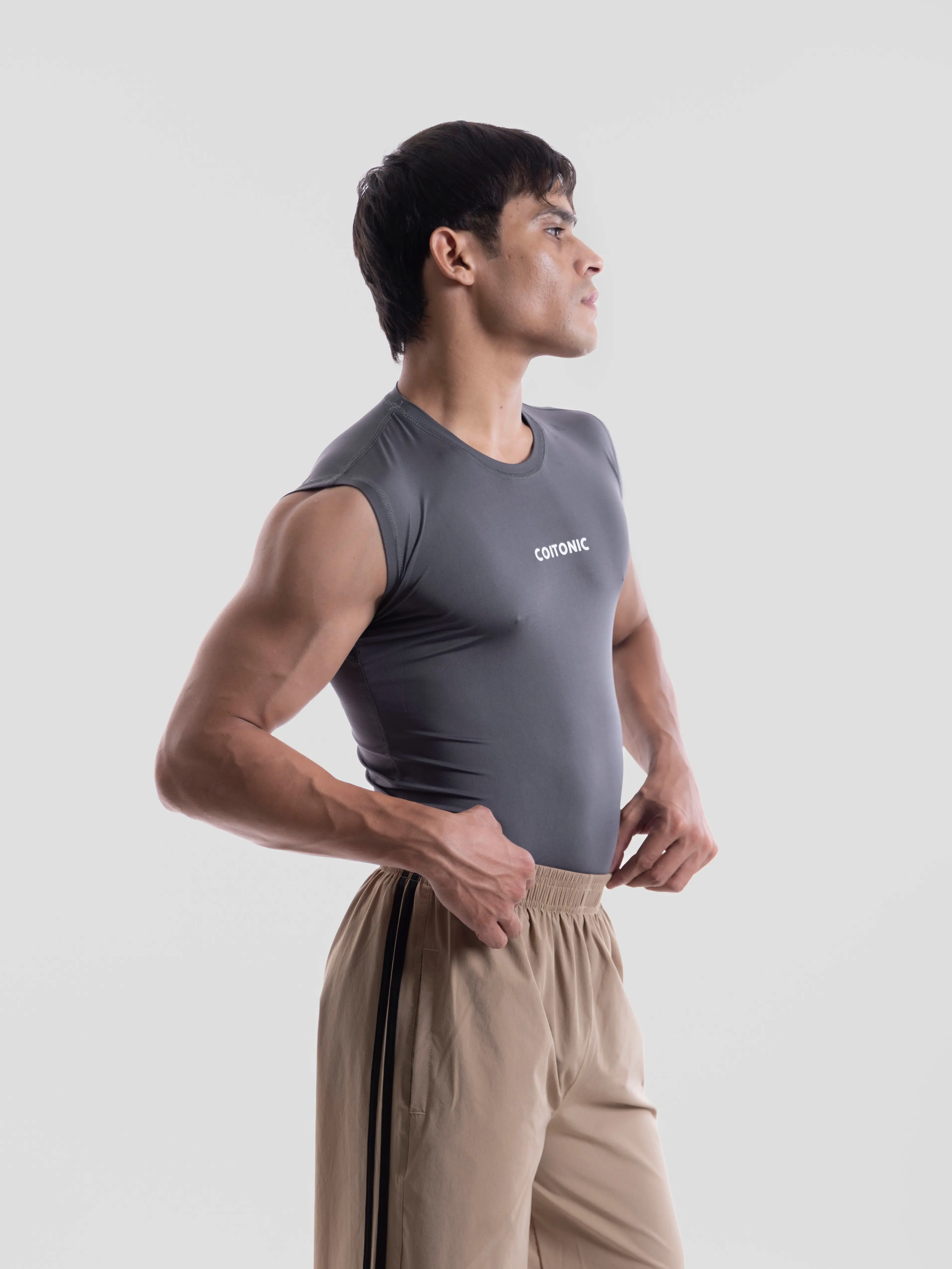 Compression Sleeveless Tank - Image 40