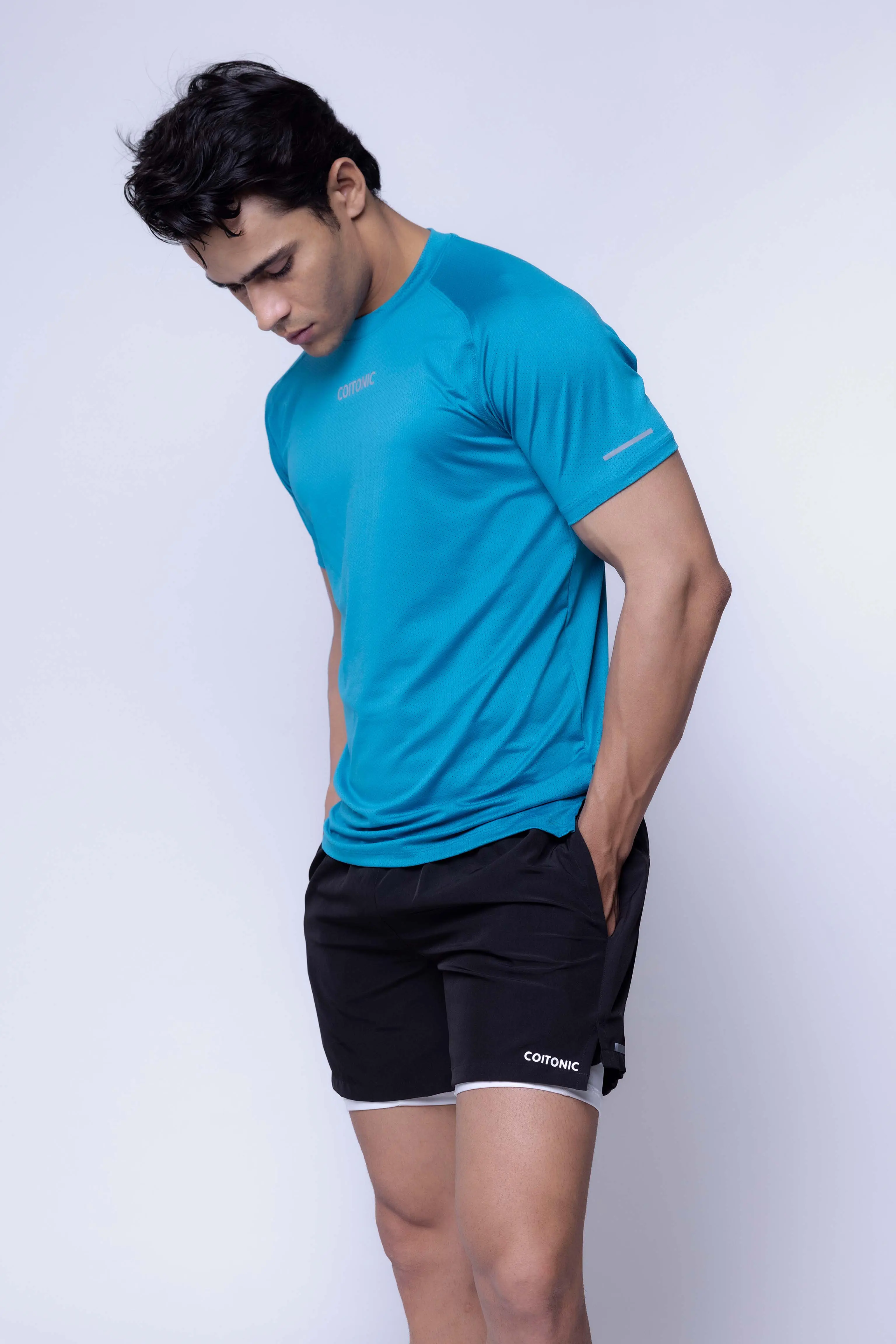 Elite Lightweight Running T-shirt - Image 13