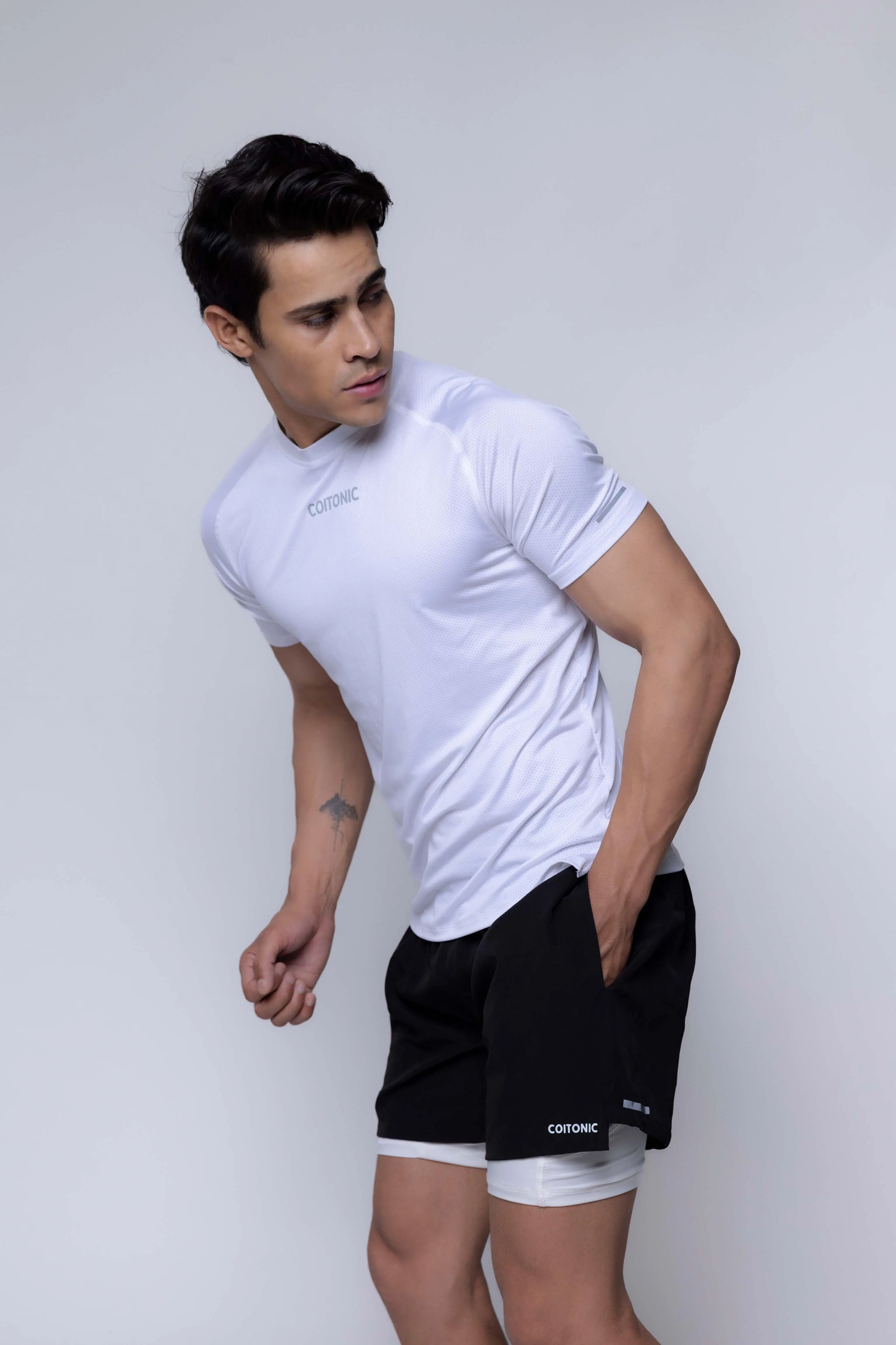 Elite Lightweight Running T-shirt - Image 19