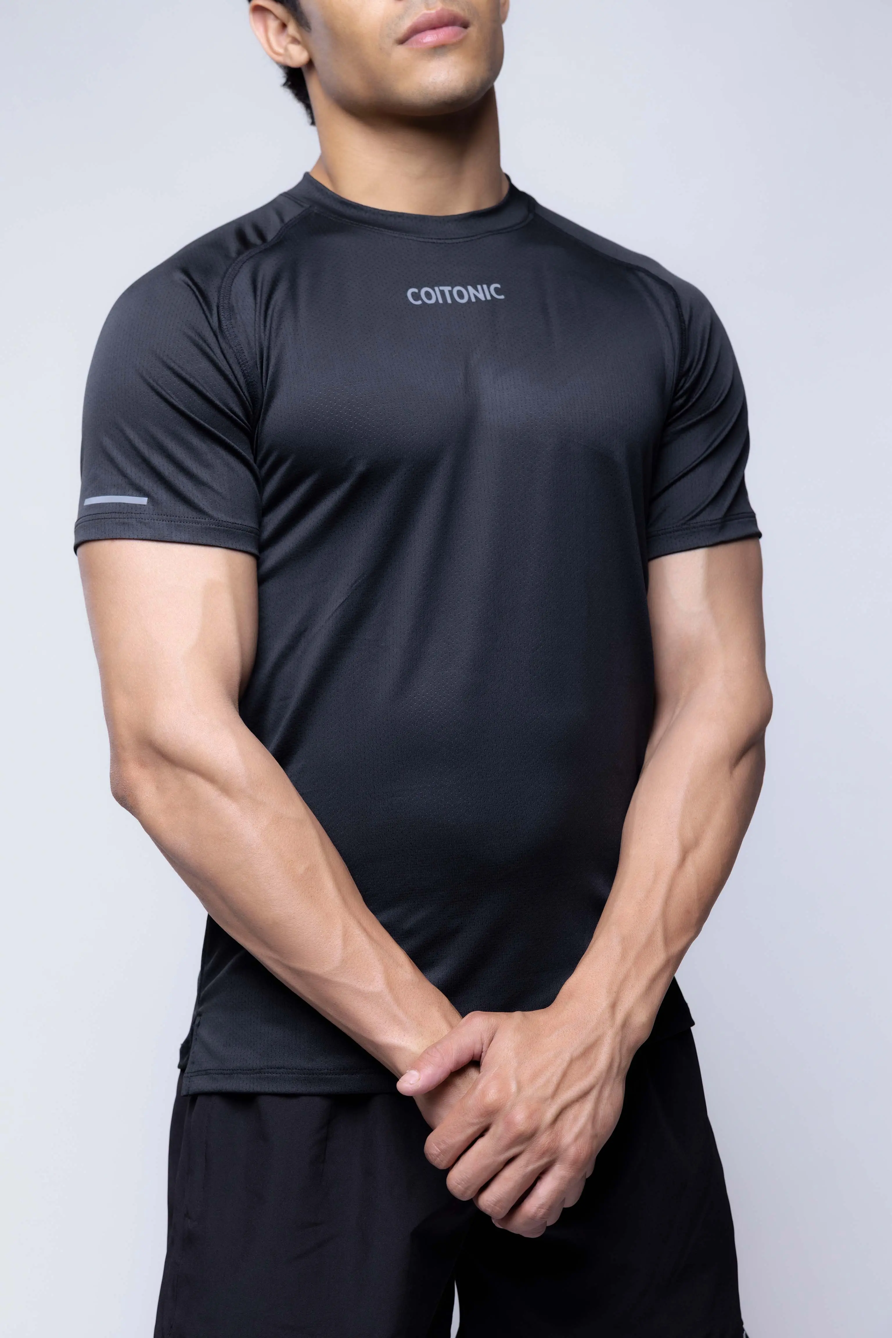 Elite Lightweight Running T-shirt - Image 22