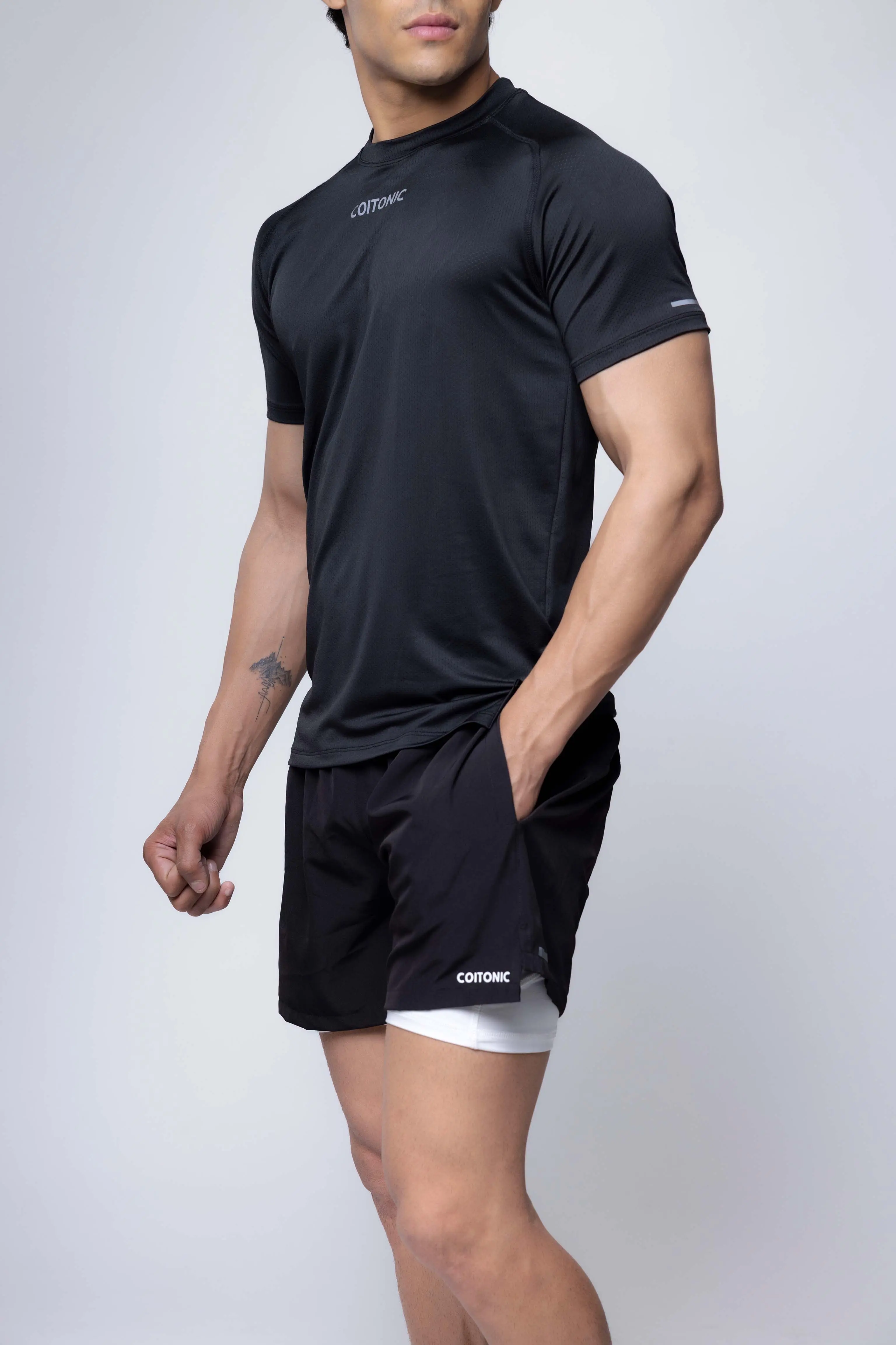 Elite Lightweight Running T-shirt - Image 24