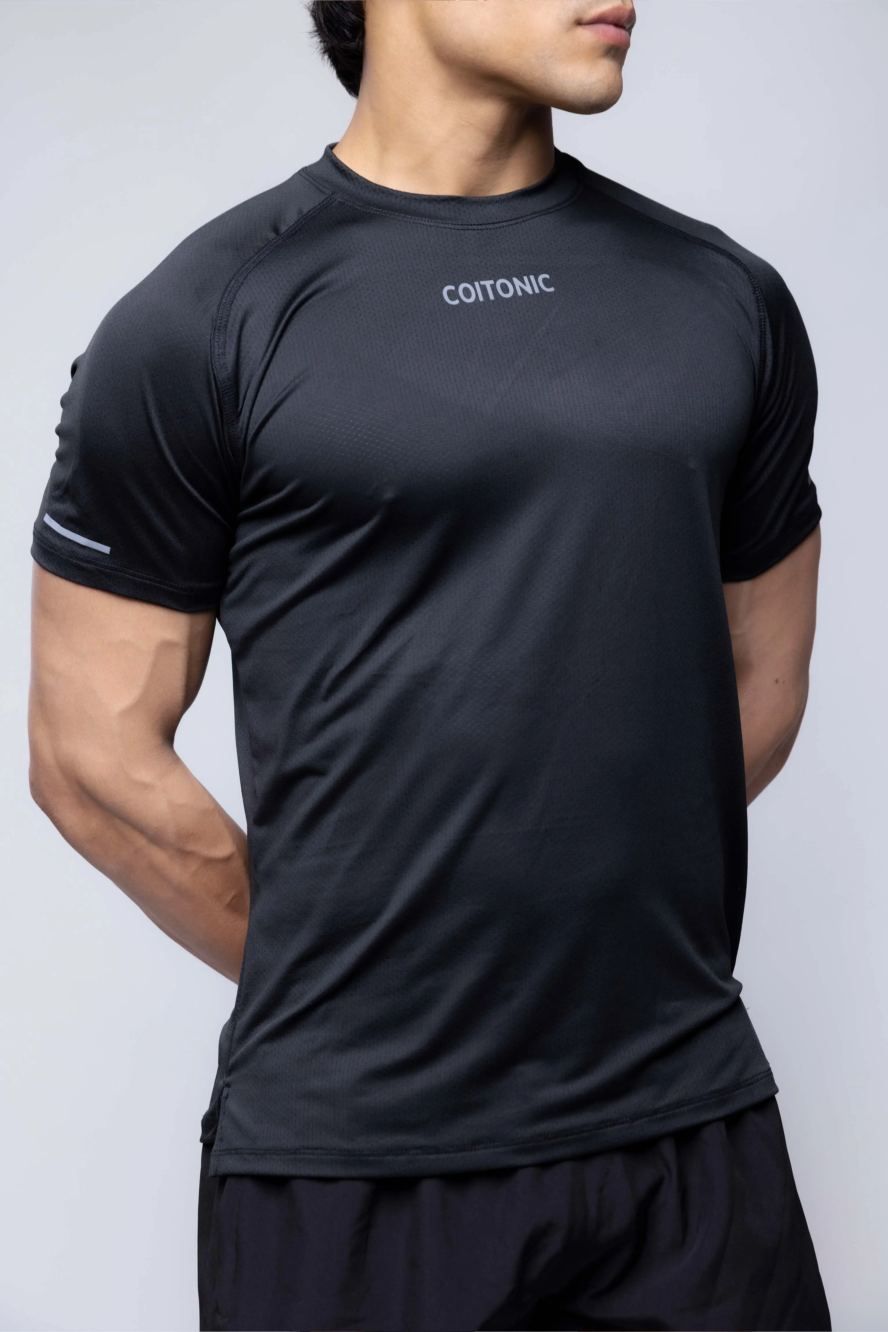 Elite Lightweight Running T-shirt - Image 25