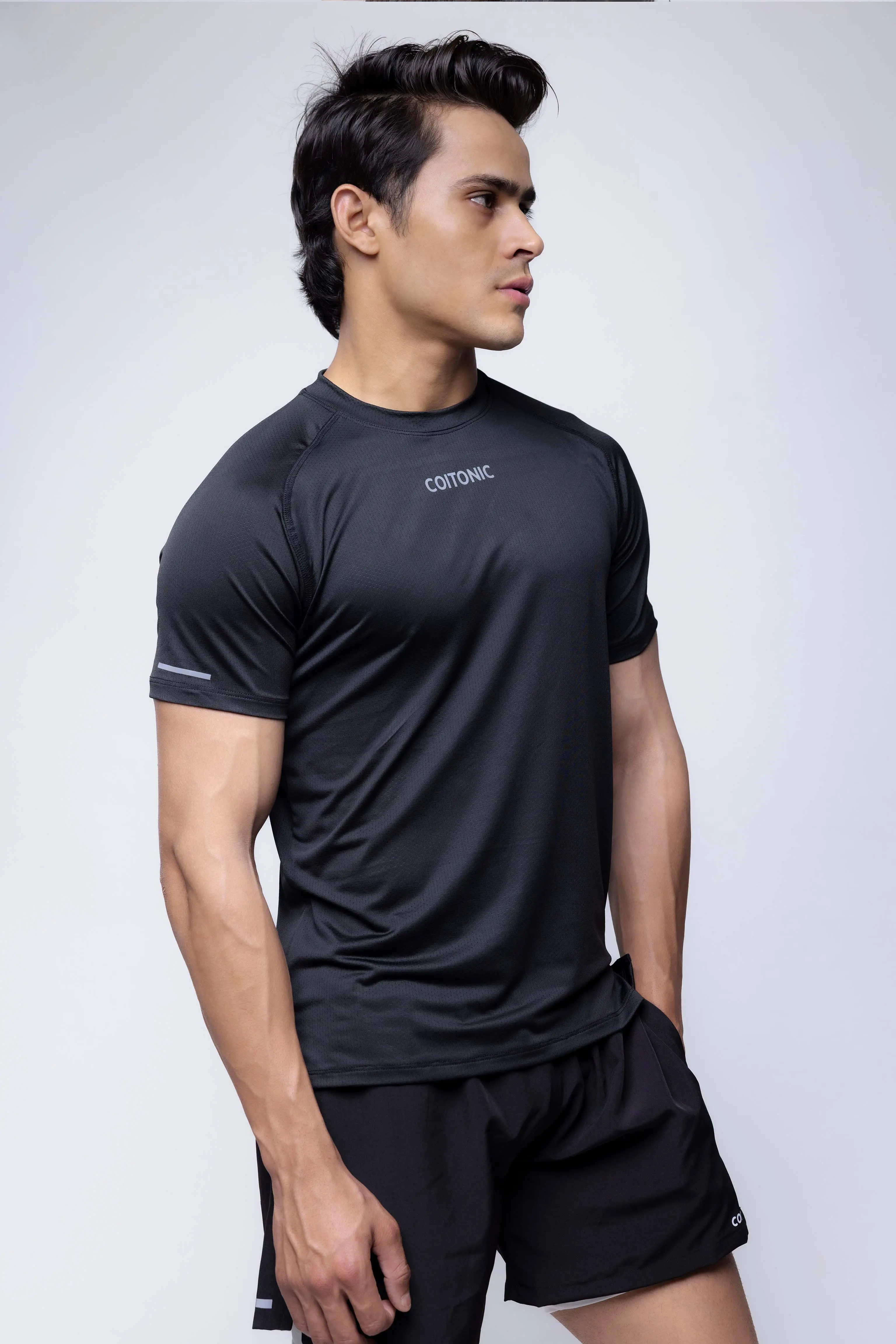 Elite Lightweight Running T-shirt - Image 4