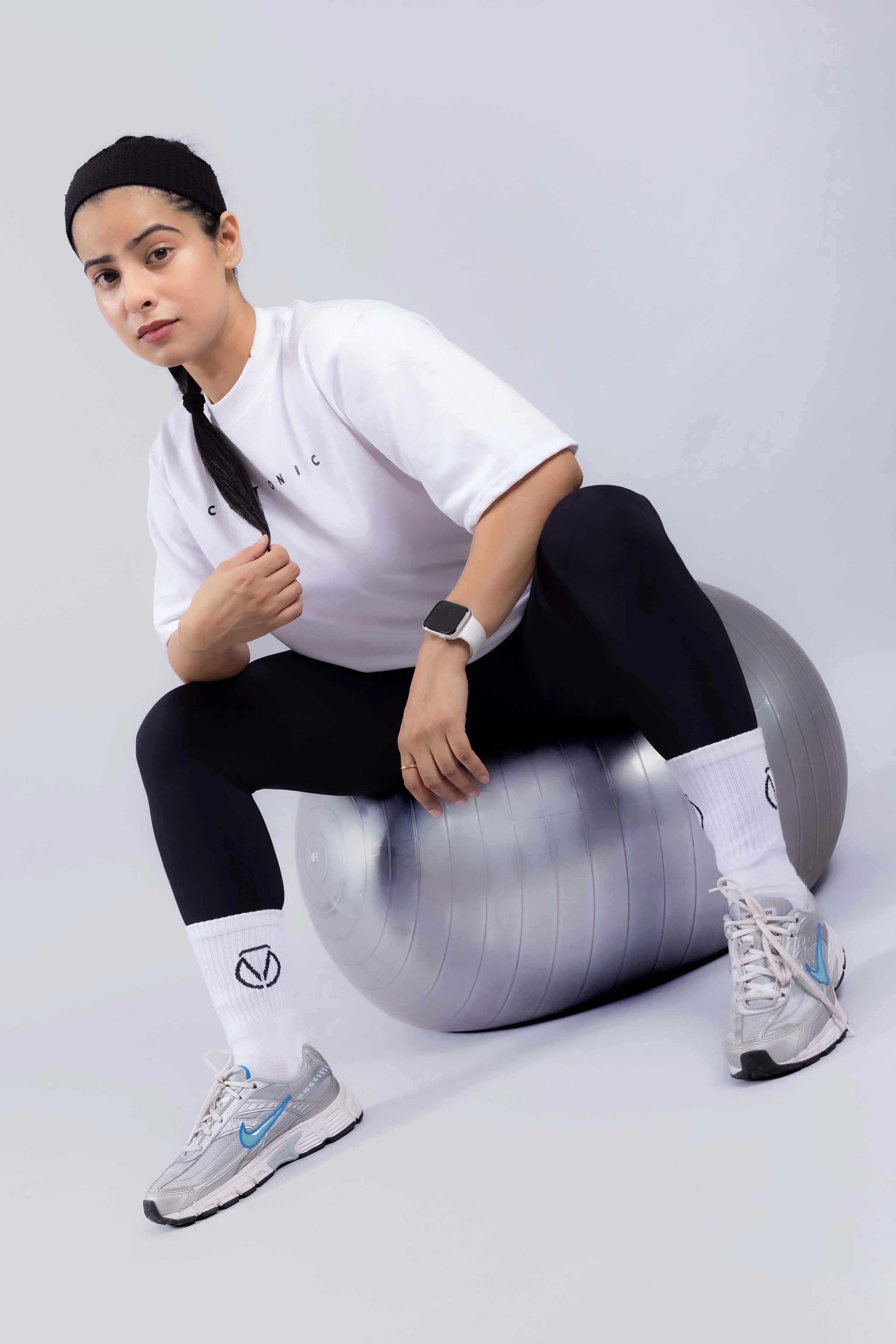 LIFTING CLUB OVERSIZED T-SHIRT [ women's ] - Image 4